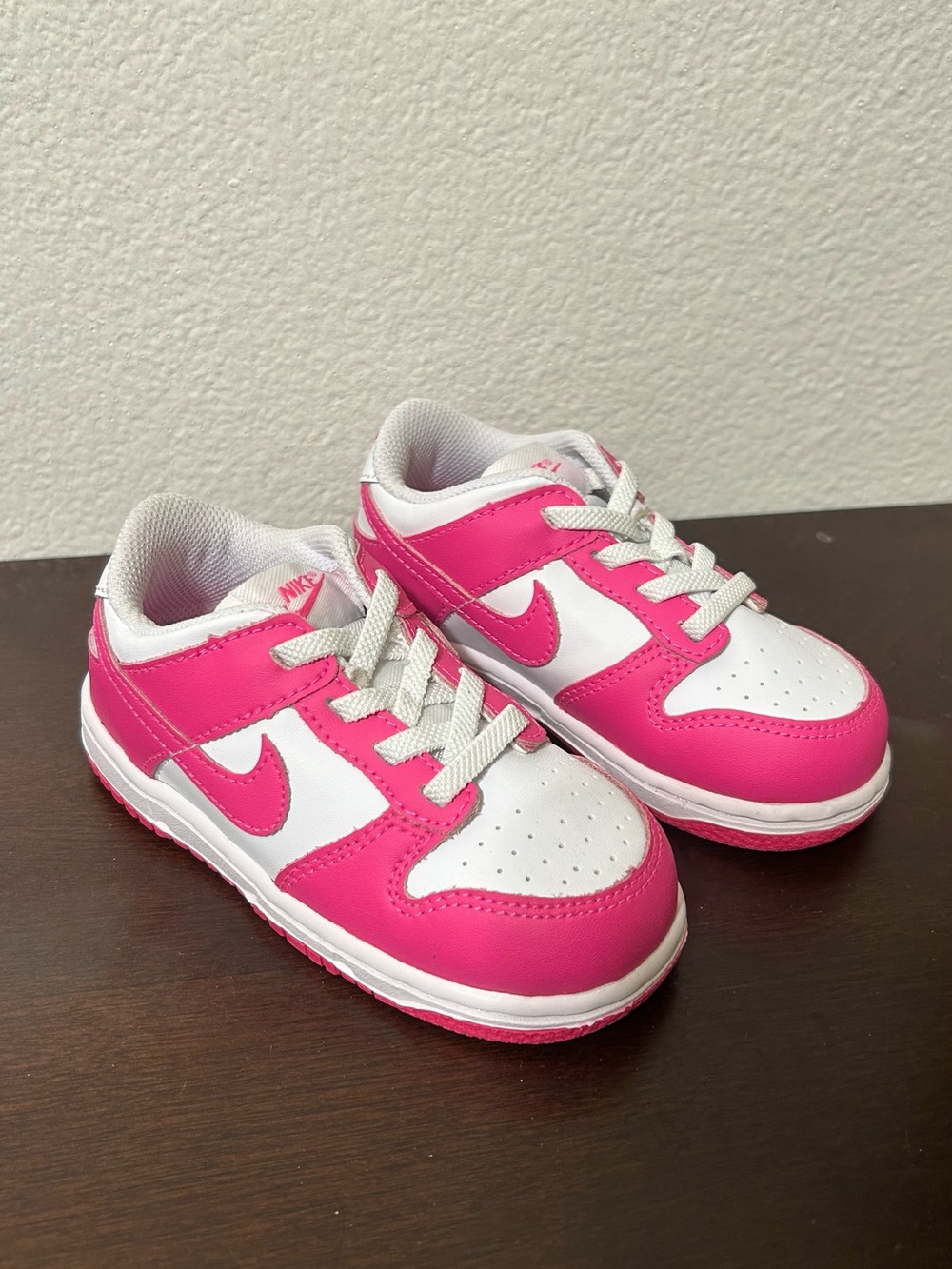 Nike Dunk Low White Laser Fuchsia Girls Toddler Sneakers Size 8C New Box